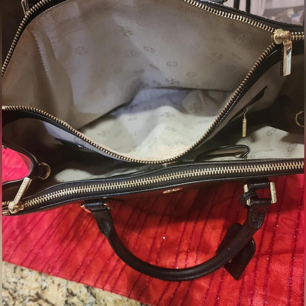 Large black Tory Burch purse - Picture 7 of 14